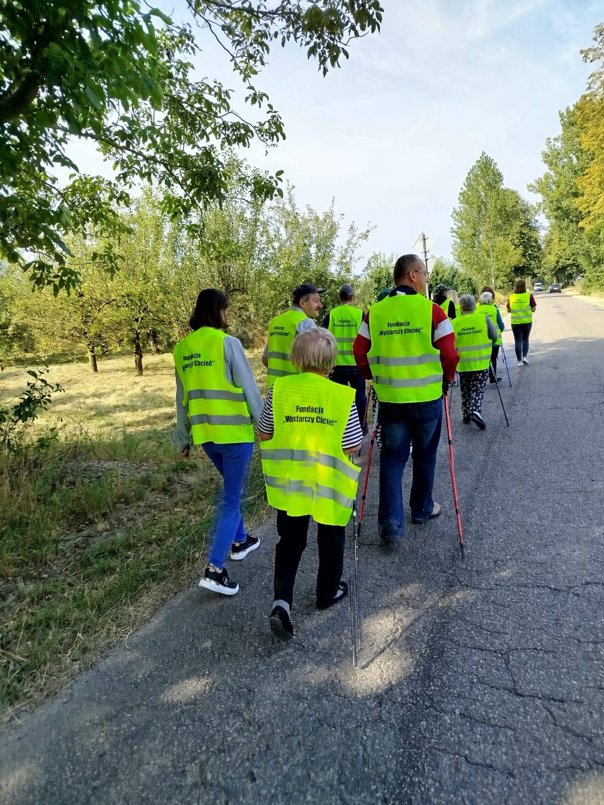 Spacery Nordic Walking — aktywność na świeżym powietrzu