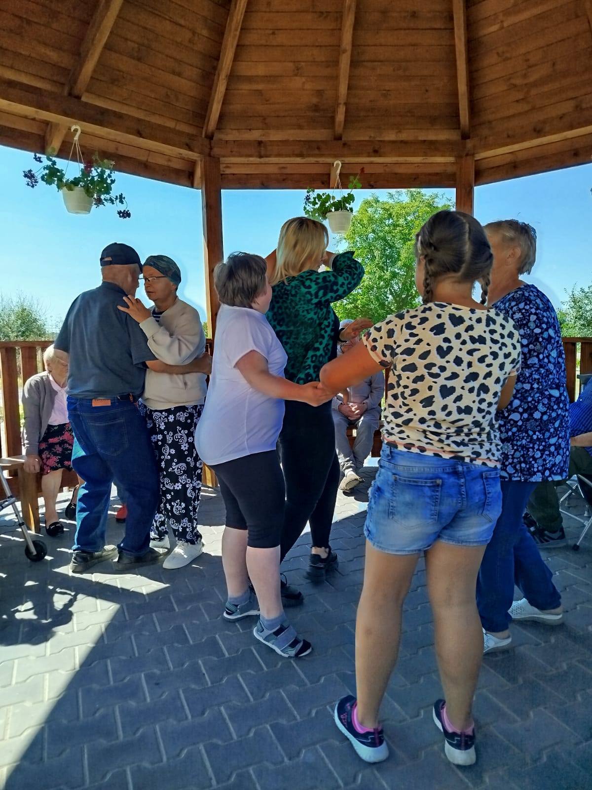 Kolejne spotkania taneczne — taniec łączy pokolenia